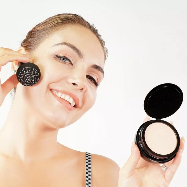 Air Cushion CC Cream – Lightweight Cushion Foundation with Mushroom Puff